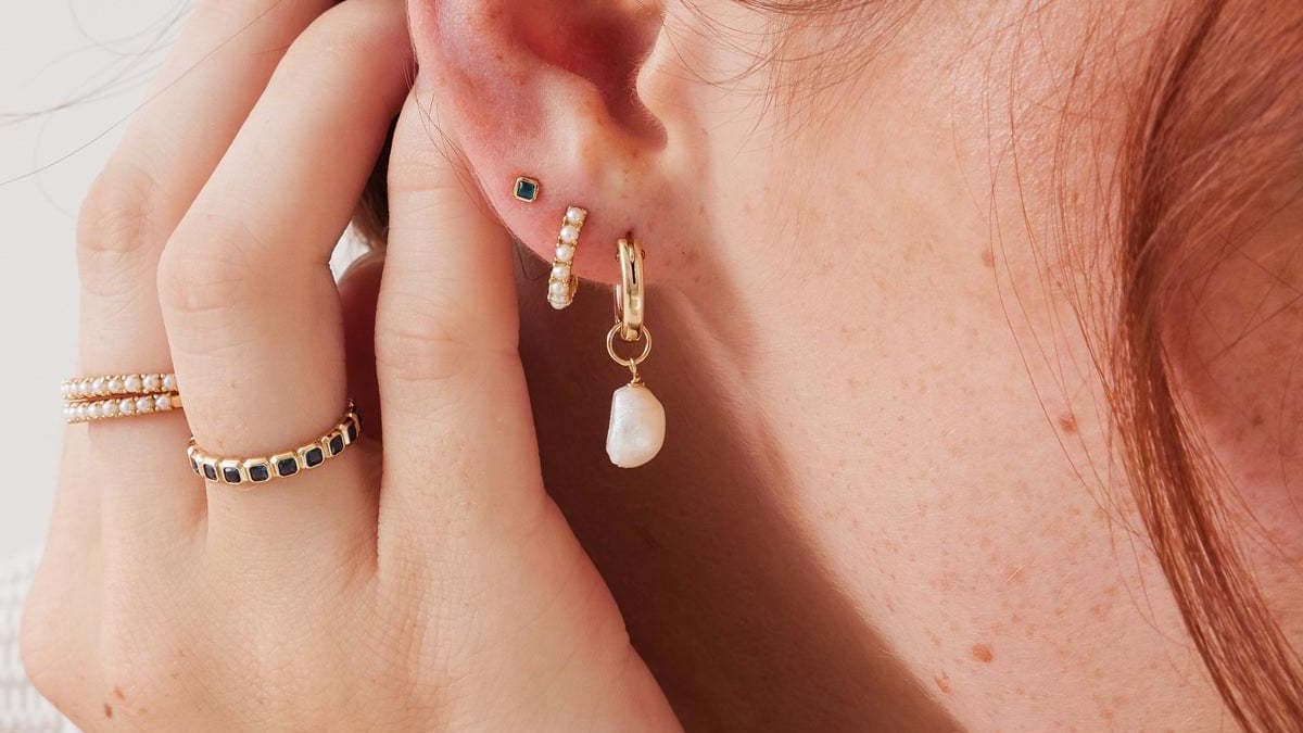 Beelia Floral Header